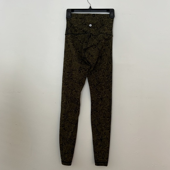 l Wunder Under Pant (Hi-Rise)
Pencil Lace Brave Olive Black - Picture 4 of 4
